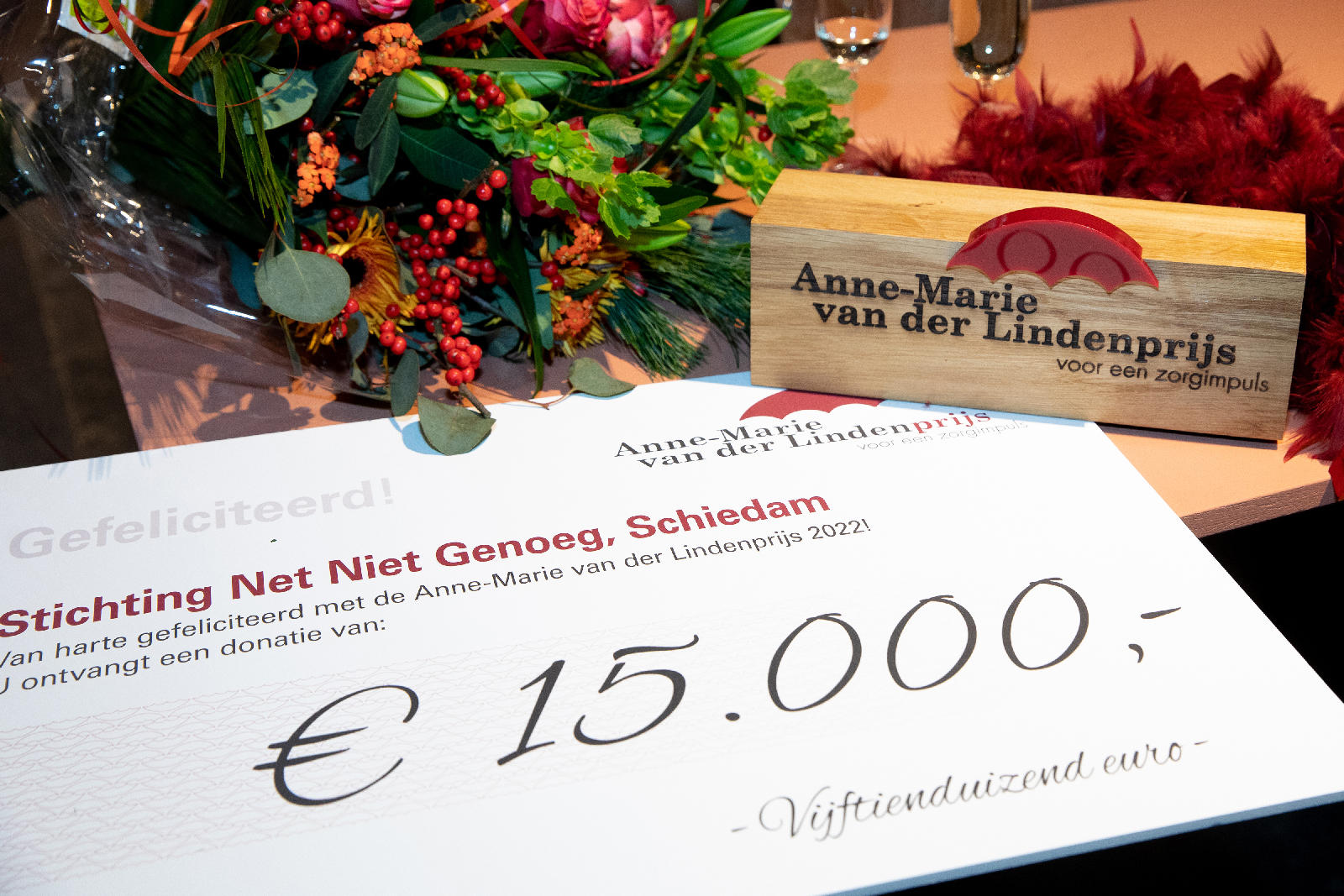 Stichting Net Niet Genoeg is de winnaar van de Anne-Marie van der Lindenprijs 2022