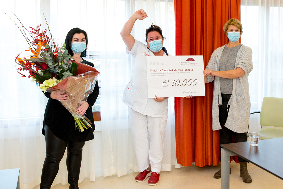 Met hun project 'Huiskamerproject afdeling neurologie' is het Franciscus Gasthuis en Vlietland - locatie Vlietland (Schiedam) - op 17 december 2020 de gelukkige winnaar geworden van de Anne-Marie van der Lindenprijs 2020